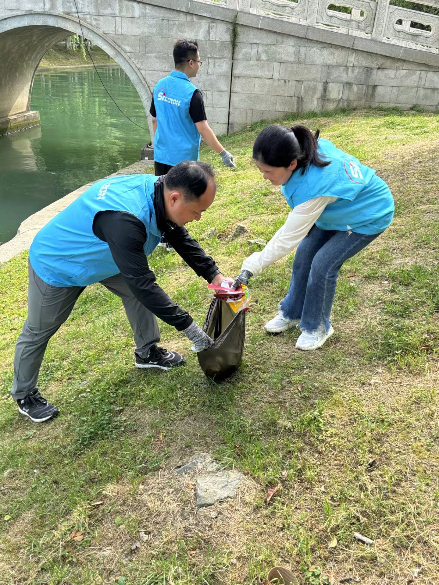amjs澳金沙门(集团)有限公司